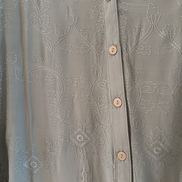 Embroidered button down blouse - Picture 2 of 7
